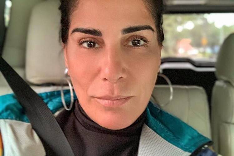 Gloria Pires celebra marca nas redes sociais: “Sextando em grande estilo”