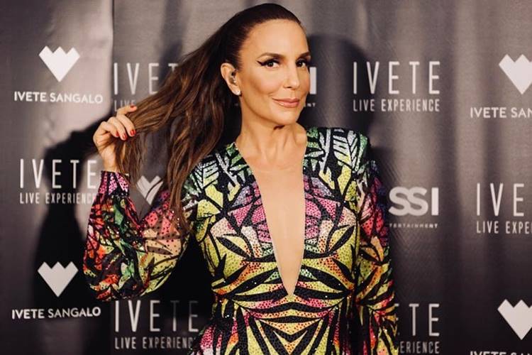 Ivete Sangalo surpreende com resposta após ser chamada de linda