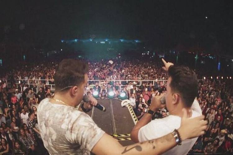 Dupla sertaneja faz agradecimento após nova aquisição: “Felizes com essa conquista”
