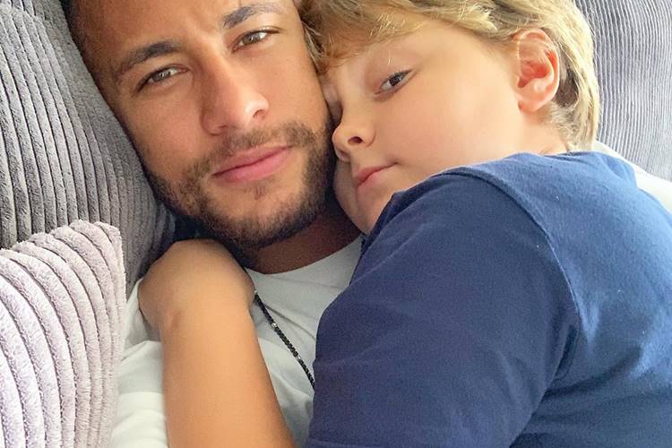 Neymar Jr parabeniza o filho "Dia do meu pequeno grande menino homem