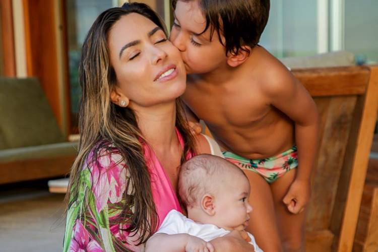 Patricia Abravanel mostra os filhos brincando com o avô, Silvio Santos e faz homenagem