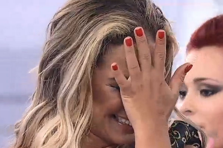 Valesca Popozuda passa por dificuldades financeiras e abandona apartamento de luxo