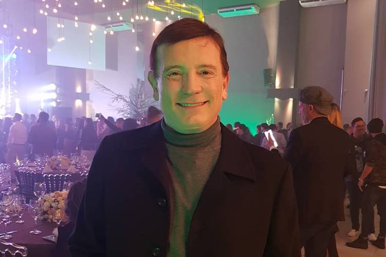 Roberto Cabrini anuncia lançamento do seu livro ‘No rastro da notícia’