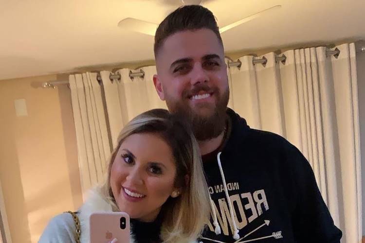 De casamento marcado, sertanejo Zé Neto faz ensaio romântico