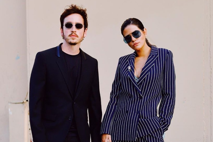 Antonia Morais, filha de Glória Pires, surpreende em click quente e arriscado com o noivo