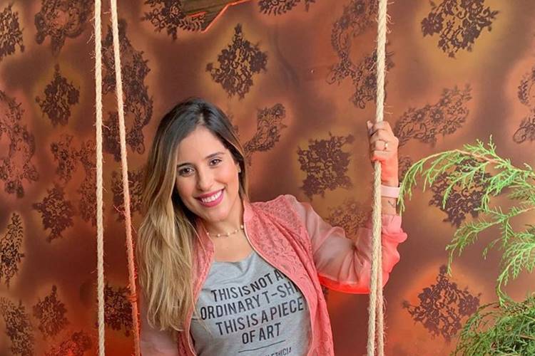 Camilla Camargo compartilha novo registro do rosto do filho: “Não preciso de mais nada”