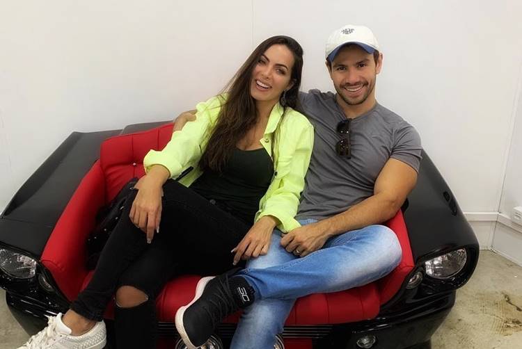 Sertanejo Mariano e Carla Prata celebram mais um mês de namoro