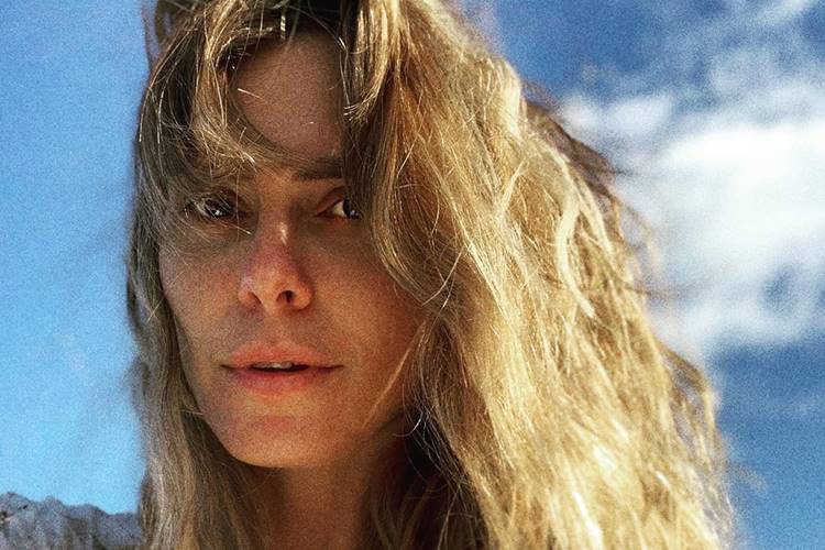 Carolina Dieckmann lamenta morte: “Agora ta no céu com a minha mãe”