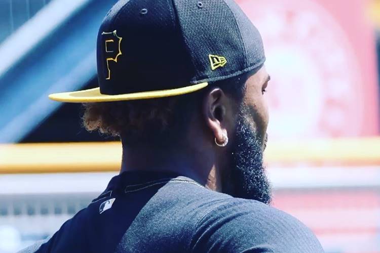 Astro do esporte é preso por manter relações com menina de 13 anos