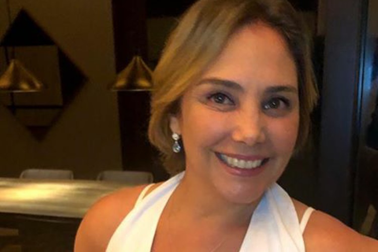 Em tratamento, Heloísa Perissé surge ao lado do marido