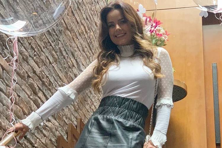 Luciele Di Camargo adota novo visual