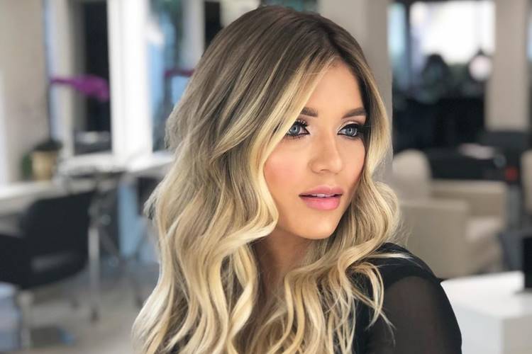 Lyandra, filha do sertanejo Leandro, curte show do ‘Amigos’