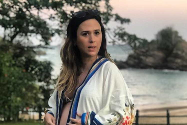 Celebrando oito meses de gravidez, Tatá Werneck revela novo nome da filha
