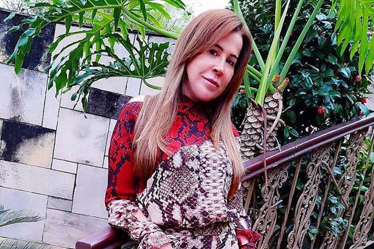 Em meio a polêmica, Zilu comemora um ano de casamento da filha, Camilla Camargo