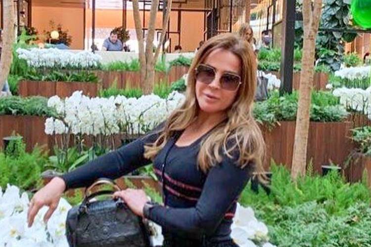 Pela primeira vez, Zilu Camargo recebe visita especial em sua casa