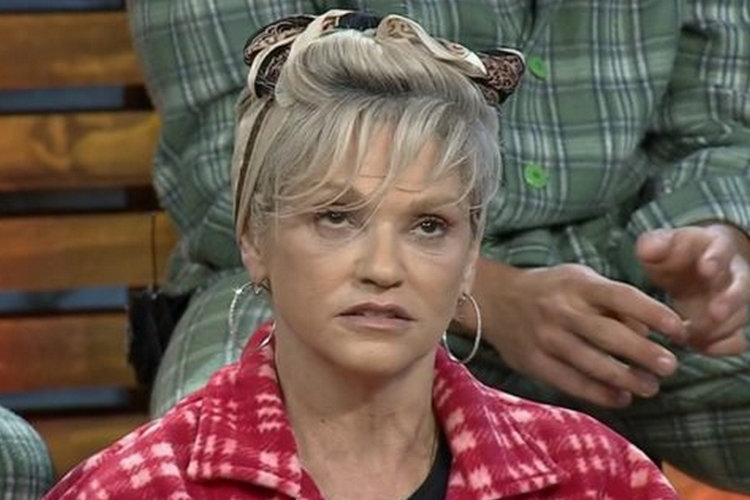 A Fazenda 11: Andréa Nóbrega rasga o verbo e faz acusação contra Rodrigo Phavanello