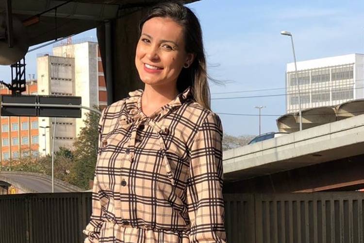 Andressa Urach exibe novo visual: “Nasci de novo”