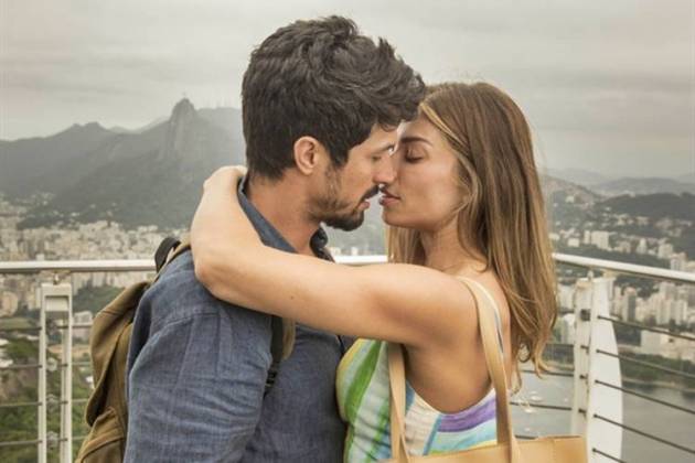 Bom Sucesso - Marcos e Paloma se beijam Bom Sucesso - Marcos e Paloma se beijam (TV Globo)