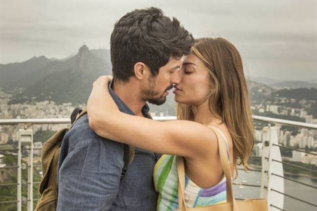 Bom Sucesso - Marcos e Paloma se beijam (TV Globo)