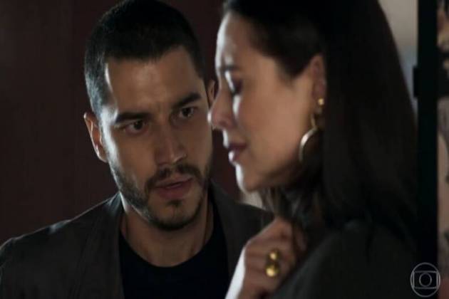 Camilo castiga Vivi em A Dona do Pedaço (Globo) Camilo castiga Vivi em A Dona do Pedaço (Globo)