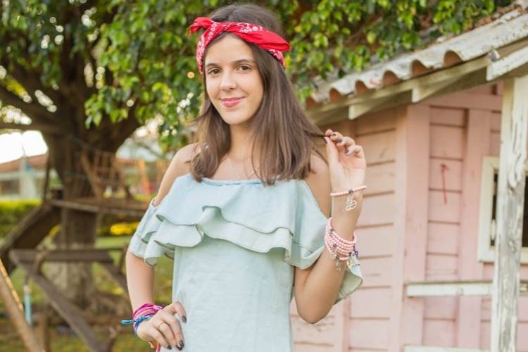 Filha de sertanejo Eduardo Costa presta homenagem à avó