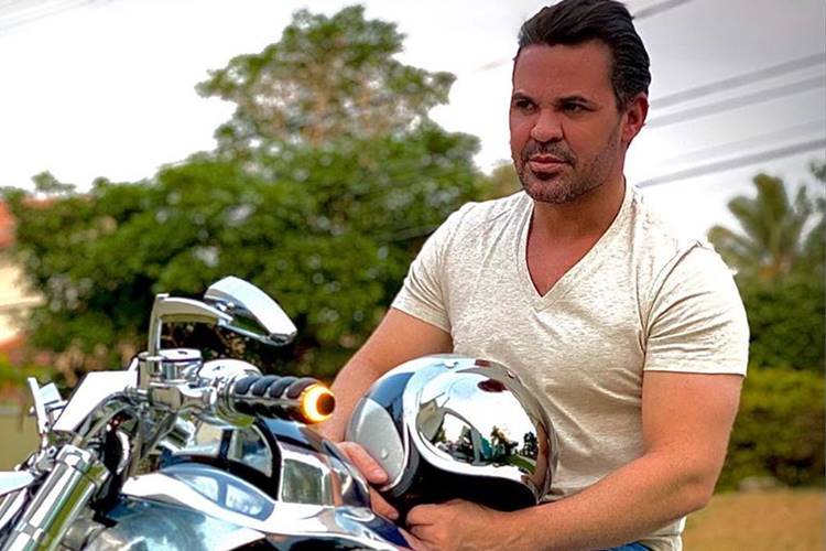 Sertanejo Eduardo Costa está vivendo um novo amor