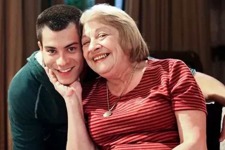 Famosos lamentam morte da atriz Inah de Carvalho, a Dona Dalva de ‘Malhação’