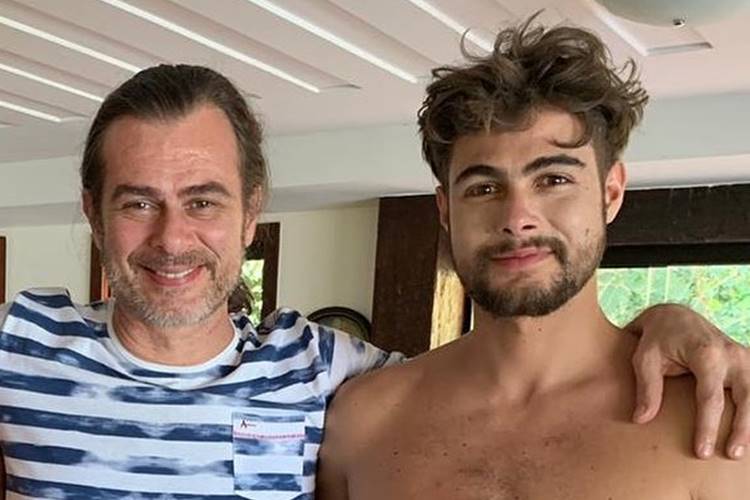 João Vitti baba pela neta recém-nascida: “Transbordando amor”