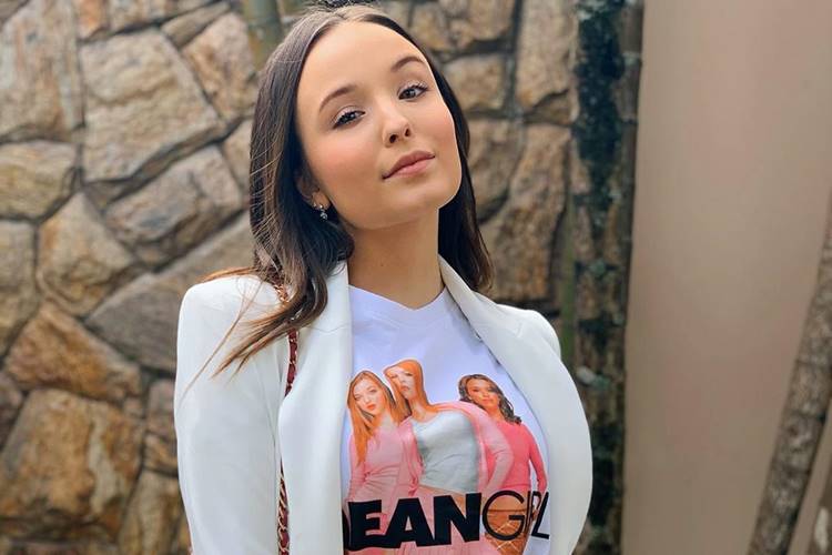 Larissa Manoela surpreende fãs ao surgir com novo visual