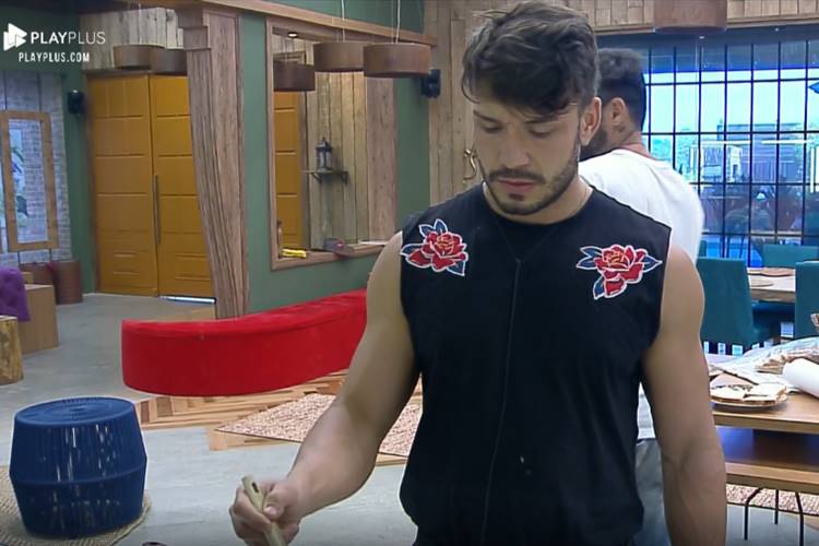 A Fazenda 11: Jorge Sousa vence prova de fogo; Lucas leva dois para a baia