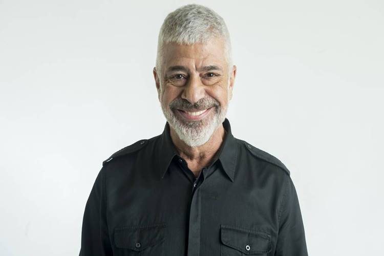 Lulu Santos canta ao lado de artista de rua em Portugal; Veja