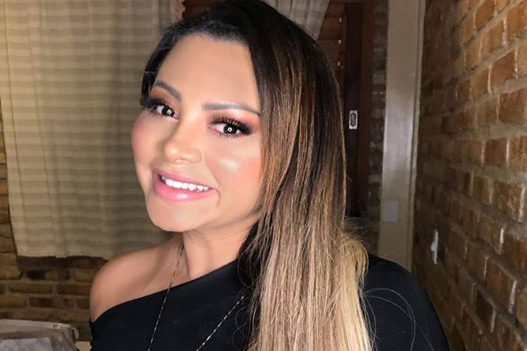 Internautas não aprovam participação de Márcia Fellipe em programa