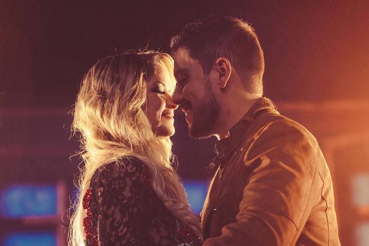 Maria Cecília e Rodolfo celebram sete anos de casamento