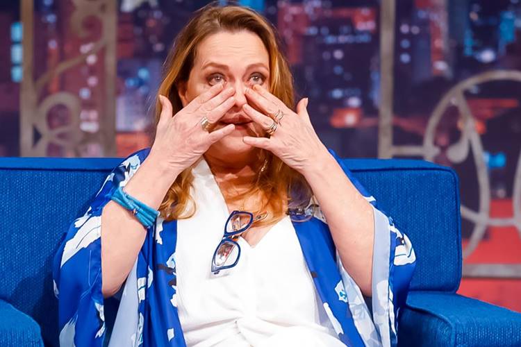 Maria Zilda chora ao lembrar de Jorge Fernando: “Padrinho do meu filho”