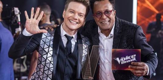 Michel Teló e Tony Gordon (Globo/Paulo Belote)