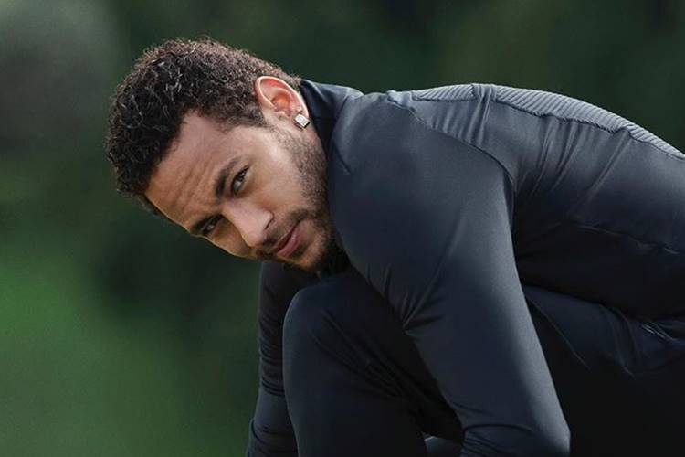 Solteiro? Neymar manda possível indireta e agita a web: “Você não colabora”