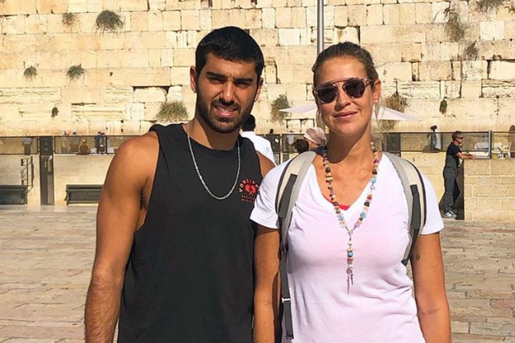 Luana Piovani lamenta ausência e exibe presente curioso do namorado