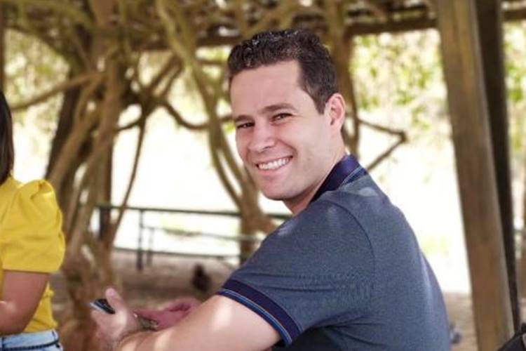 Pedro Leonardo relembra foto com o irmão, João Guilherme: “Fofura”