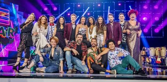 PopStar - Tais Araújo com participantes (Globo/Paulo Belote)