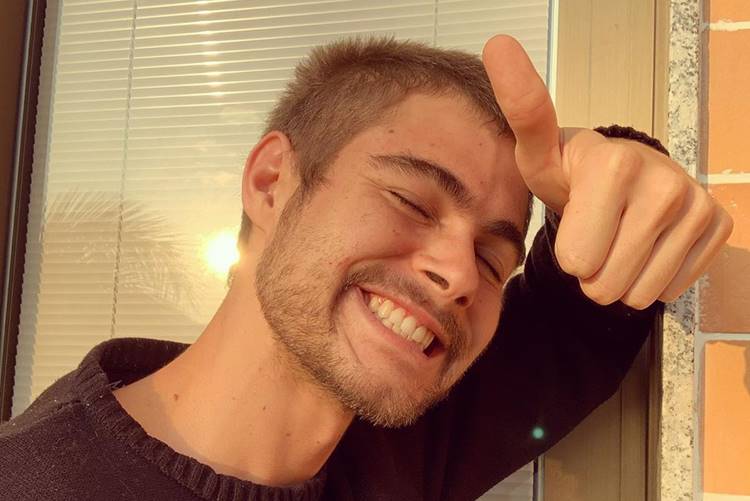 “Plantando o alimento da minha família”, conta Rafa Vitti ao mostrar horta em casa