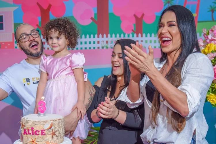 Belo e Gracyanne gastam 150 mil reais em festa de aniversário para a neta