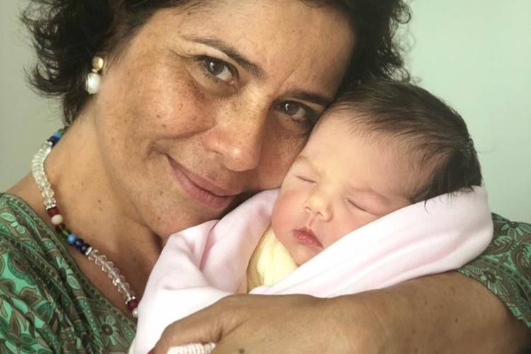 Valéria Alencar mostra como a neta era chamada no hospital antes da escolha de nome