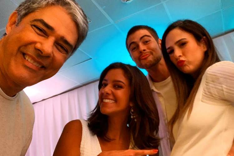 William Bonner paparica Tatá Werneck na Rede Globo