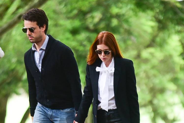 Marina Ruy Barbosa vai ao velório de Tuka Rocha