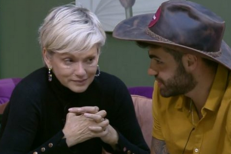 A Fazenda 11: Andréa Nóbrega fica desamparada após eliminação de Bifão