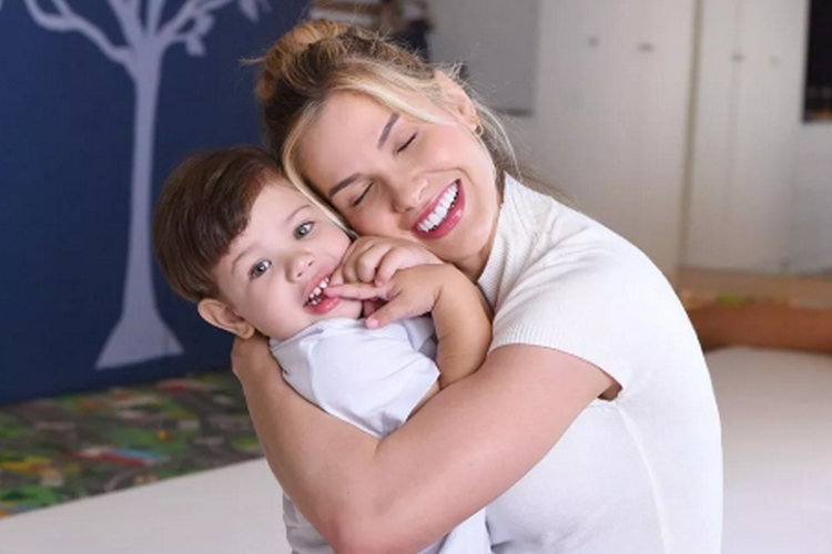 Andressa Suita deixa escapar segredo sobre primeira gravidez do filho Gabriel