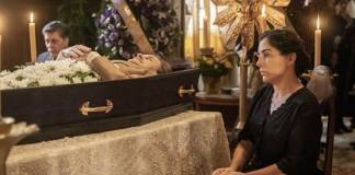 Éramos Seis: Júlio morre Éramos Seis - Julio morre (Globo/Paulo Belote)