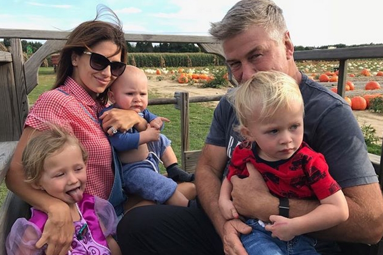 Mulher de famoso ator sofre aborto no quarto mês da gravidez: “Devastada”