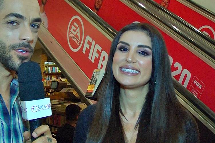 Gaby Cabrini entrega o pai, Roberto Cabrini, na intimidade