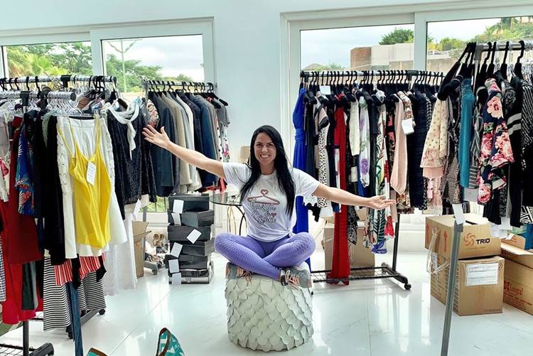 Graciele Lacerda inicia seu bazar e anuncia novidade